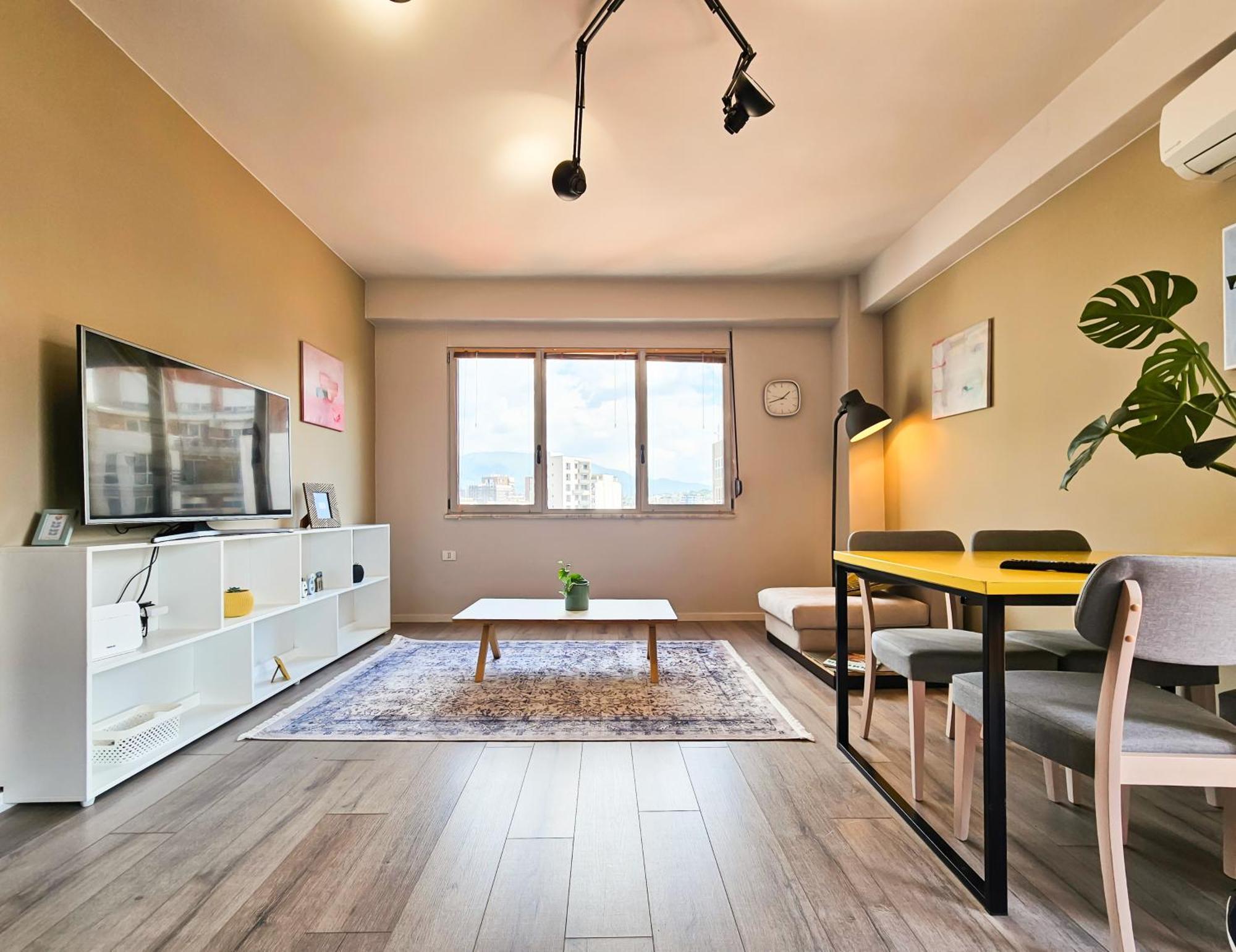 Modern Flat In Center